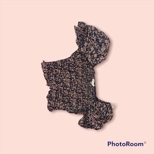 Medium floral flowy top.